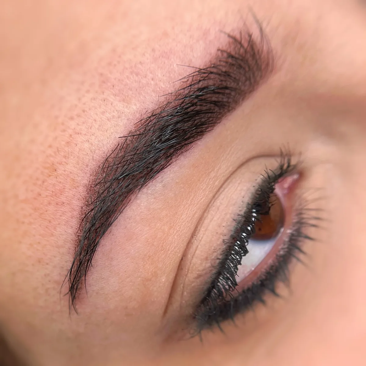 Trucco semipermanente occhi — Dermopigmentazione Annadermolab Torino